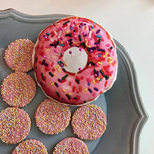 Load image into Gallery viewer, Cushion Donut Sewing Pin Quilting Kit Accessories Holds Pins and Needles (Pink)